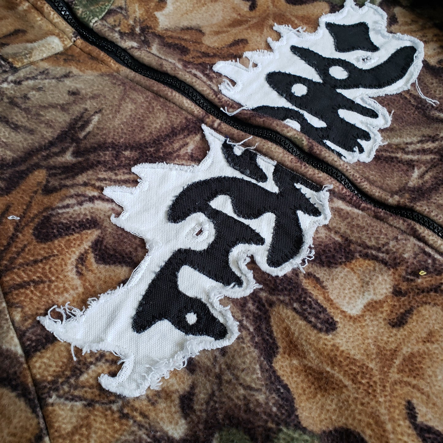 'Elevated Aura' Distressed Camo Fleece XLARGE